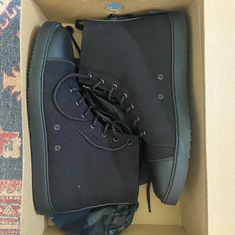 Woobies Black Mod-2 size 9.5